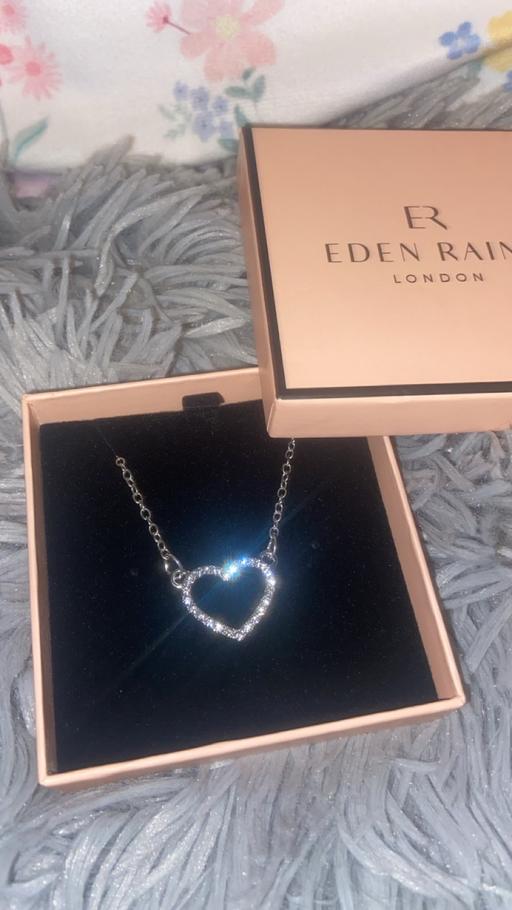 Buy & Sell Bilston Wolverhampton - Photos for New heart necklace