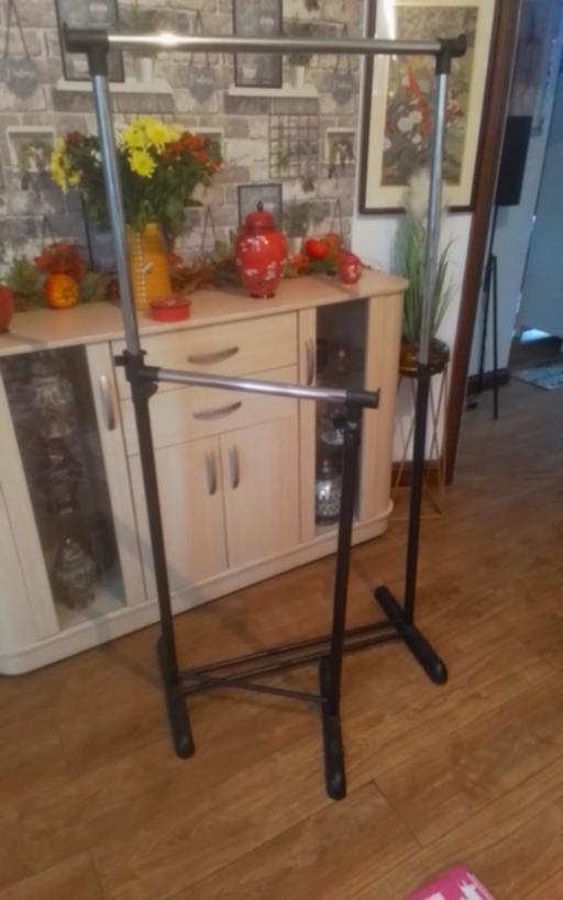 Buy & Sell Swinley Wigan - Photos for DOUBLE CLOTHES RAIL