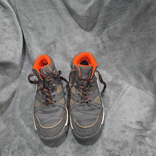 Buy & Sell Four Oaks Birmingham - Photos for Tu Trainers kids Size 13