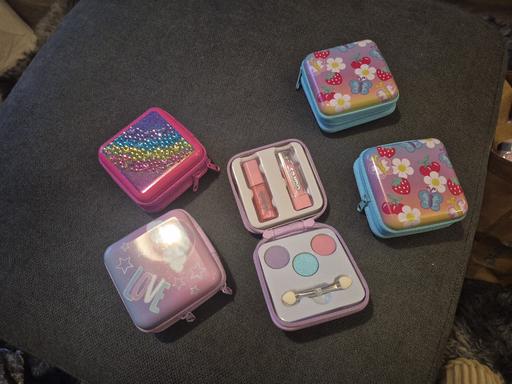 Buy & Sell Chinbrook South East London - Photos for kids make up sets £5 each