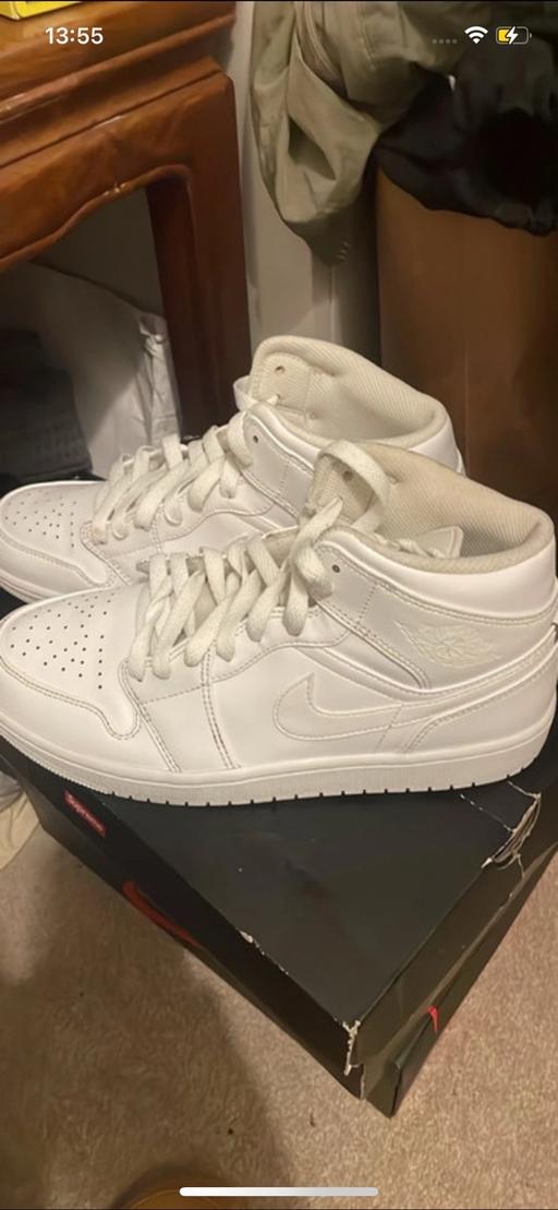 Buy & Sell Mill Hill East Station Barnet - Photos for Nike Air Jordan 1 Mid “White”