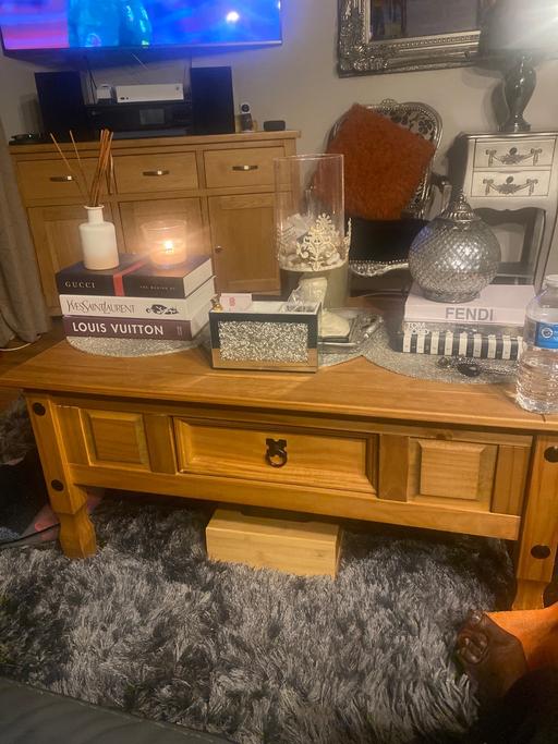 Buy & Sell Colney Hatch North London - Photos for Small wooden coffee table