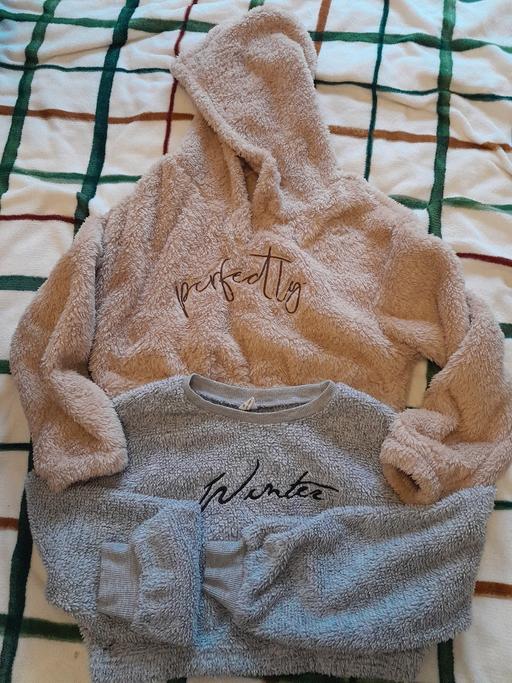 Buy & Sell Quarry Bank Dudley - Photos for 2 x girls cropped tops