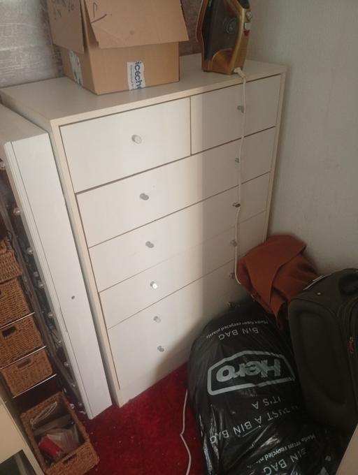 Buy & Sell Park Hill Sheffield - Photos for white chest of drawers and bedside cabinet