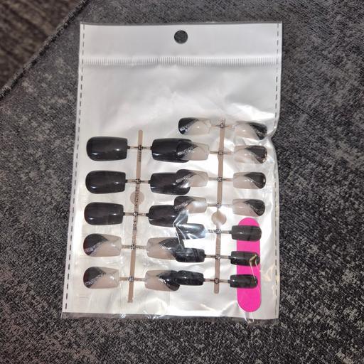 Buy & Sell Woodsetton Dudley - Photos for 20 stick on Nails