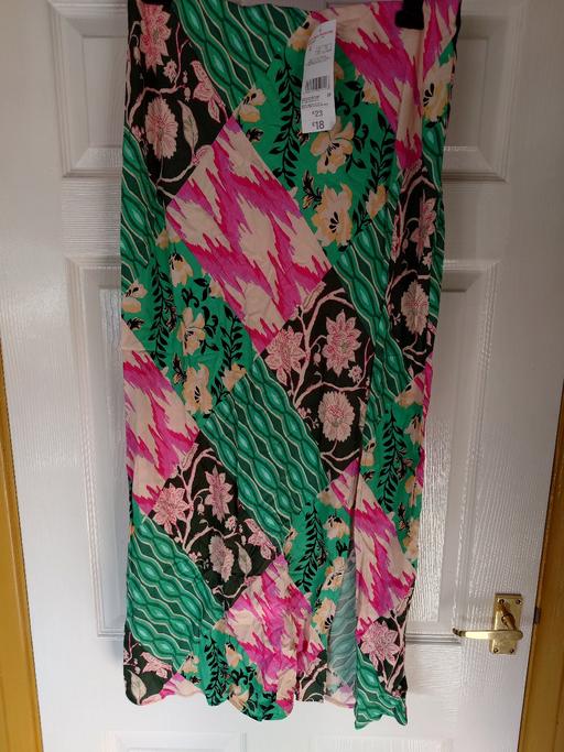 Buy & Sell Woodthorpe Charnwood - Photos for Women's green floral skirt size 14