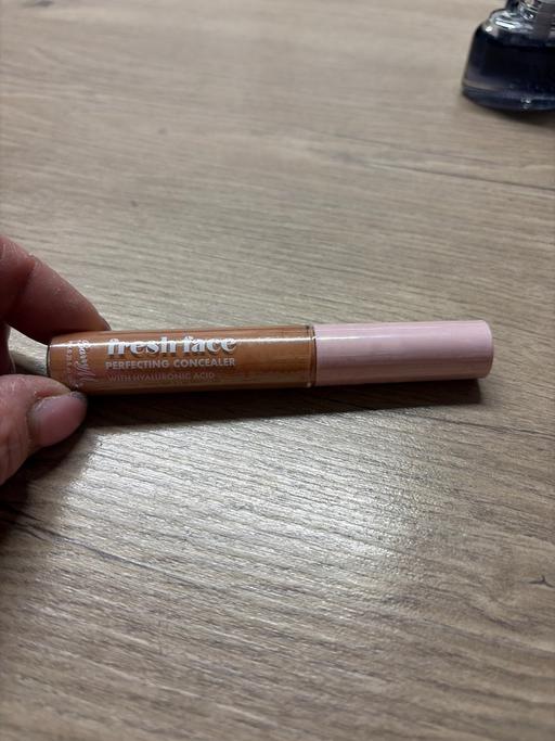 Buy & Sell Duckmanton Chesterfield - Photos for Barry M perfecting concealer