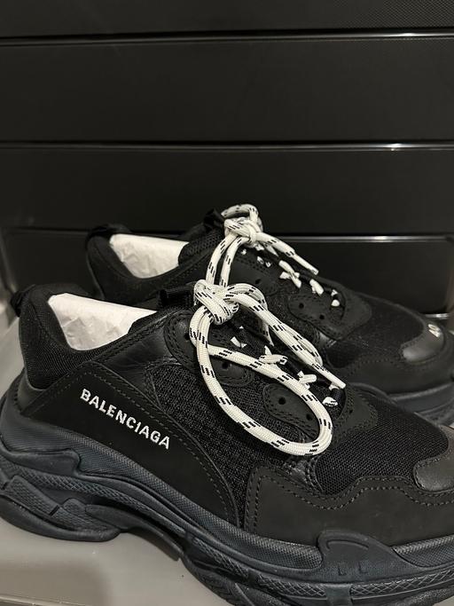 Buy & Sell Dewsbury Moor Kirklees - Photos for Balenciaga Triple S - Black