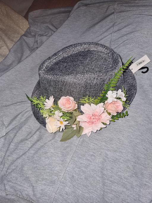 Buy & Sell Stratton Business Park Central Bedfordshire - Photos for ladies hats