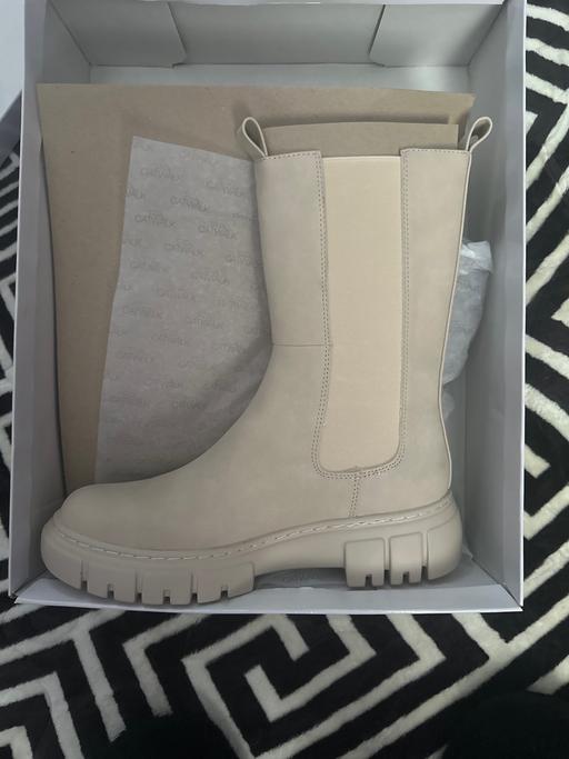 Buy & Sell Birchills Walsall - Photos for Cream boots