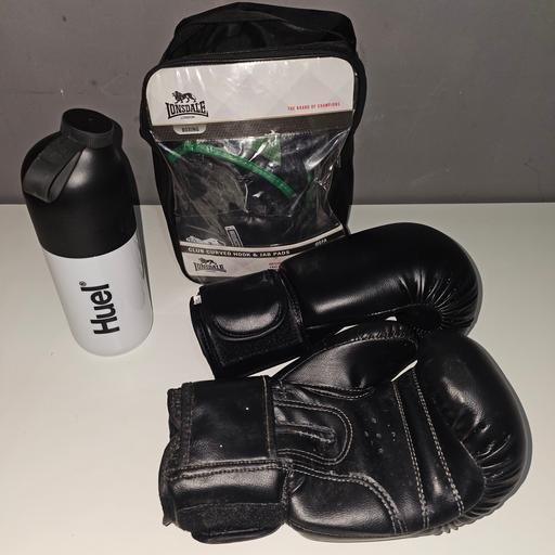 Buy & Sell Weoley Castle Birmingham - Photos for BOXING GLOVES, PADS & HUEL SHAKER BOTTLE BUND