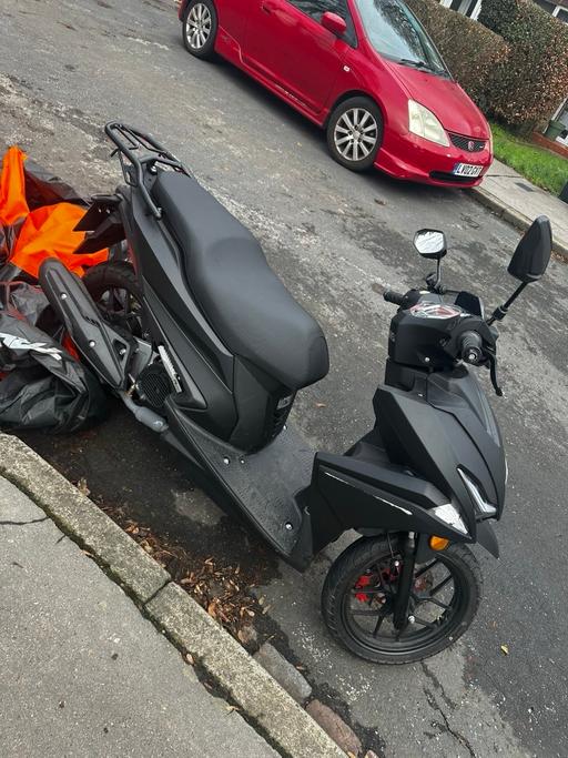Vehicles Waddon South East London - Photos for moped for sale
