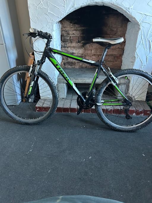 Buy & Sell Willenhall Walsall - Photos for Adult mountain bike ( TREK )