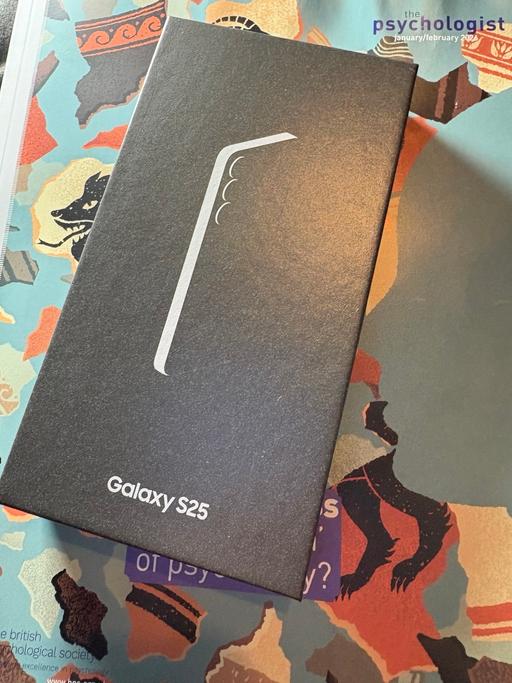 Buy & Sell Castlecroft Wolverhampton - Photos for Samsung S25 256GB Silver Shadow - Sealed