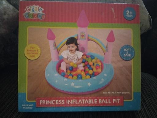 Buy & Sell Birmingham New Street Birmingham - Photos for GIRLS AGED 2+ PRINCESS BALL POOL & 50 BALLS