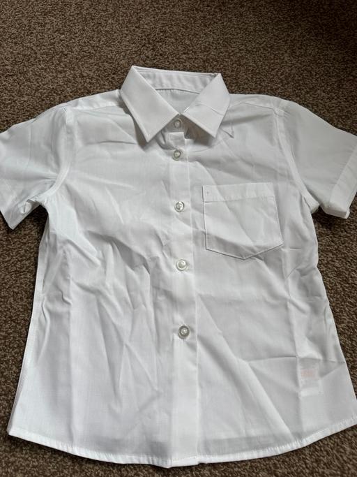 Buy & Sell New Eltham South East London - Photos for Brand new boys white school shirt 3-4 years
