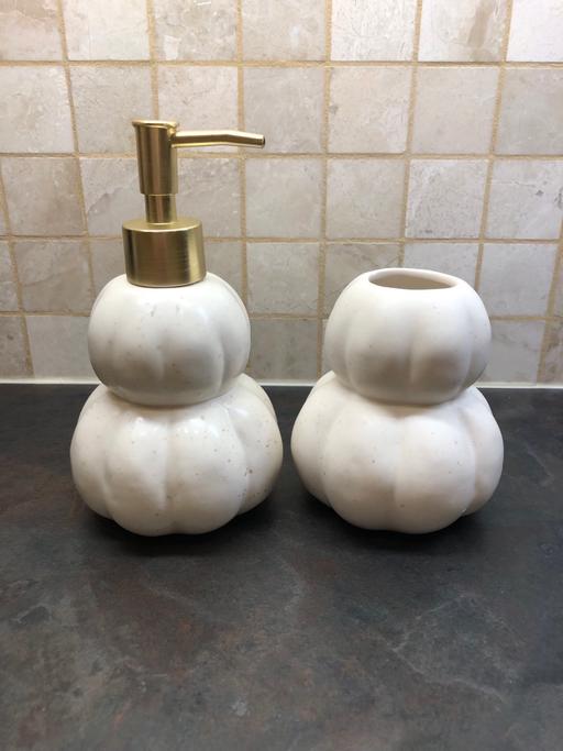Buy & Sell Roby Knowsley - Photos for Soap Dispenser and Tumbler Toothbrush Holder