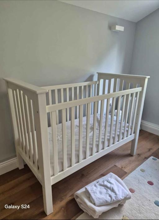 Buy & Sell Ruislip Hillingdon - Photos for baby cot like new.