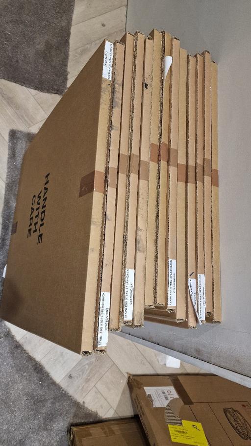 Buy & Sell Fieldhead Business Centre Bradford - Photos for Glass Splashbacks (16 of them)