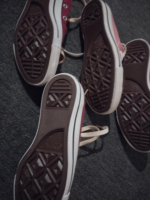 Buy & Sell Great Sutton Cheshire West and Chester - Photos for 2 x WOMENS CONVERSE NEVER WORN SIZE 4