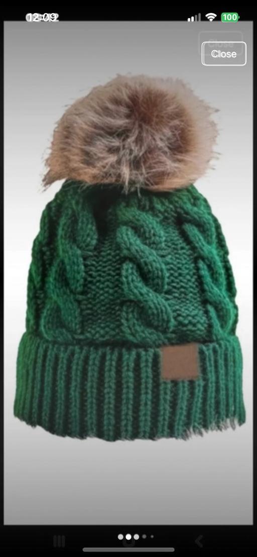 Buy & Sell Laurelvale Armagh, Banbridge and Craigavon - Photos for Green cable knitted faux fur pompom beanie