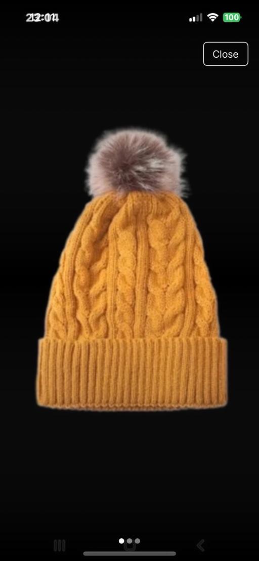 Buy & Sell Laurelvale Armagh, Banbridge and Craigavon - Photos for Mustard cable knitted faux fur pompom beanie