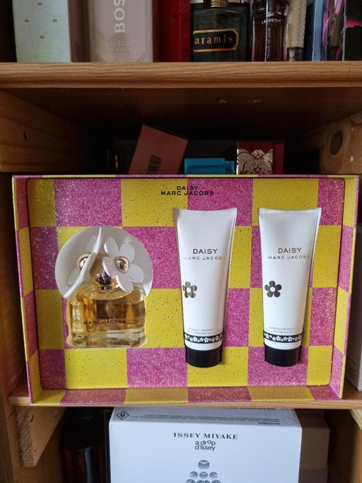 Buy & Sell Grangemouth Falkirk - Photos for perfume