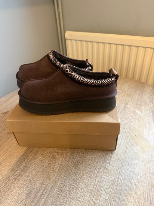 Buy & Sell Northfields Industrial Estate South Kesteven - Photos for Ugg Chocolate brown tasmans size 5