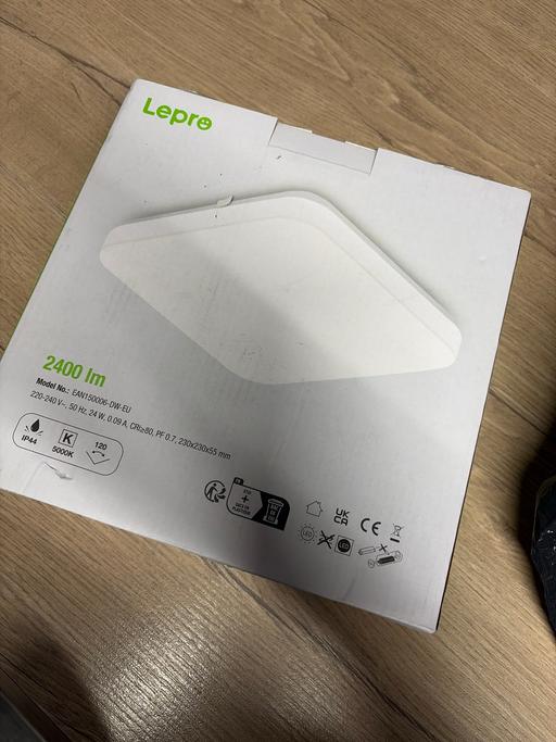 Buy & Sell Duckmanton Chesterfield - Photos for Lepro ceiling light