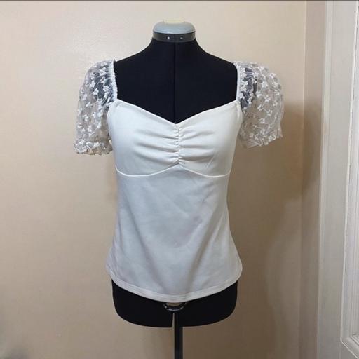 Buy & Sell Croydon Croydon - Photos for White top with organza sleeves