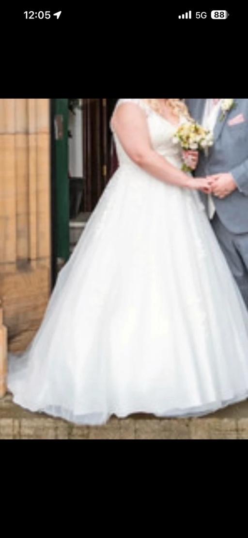 Buy & Sell Bradley Wolverhampton - Photos for Sutton Ivory Wedding Dress Size 20