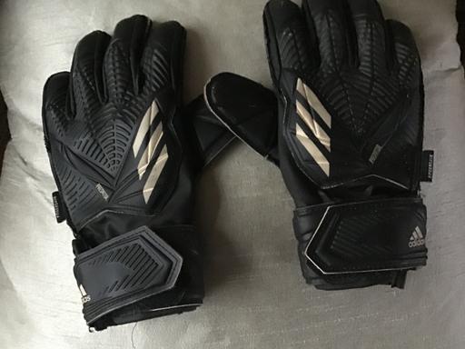 Buy & Sell Essington Wolverhampton - Photos for Child’s Adidas goal keepers gloves