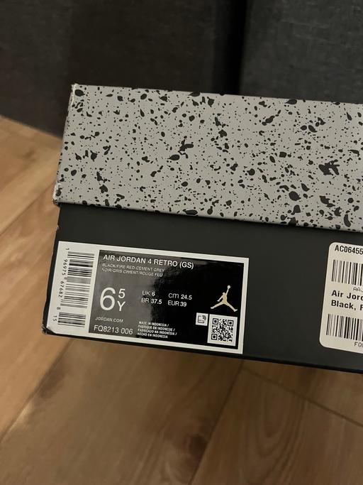 Buy & Sell Snaresbrook East London - Photos for Jordan 4 retro