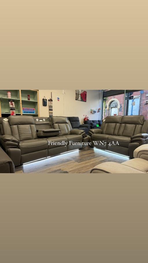 Buy & Sell Leigh Wigan - Photos for Grey leather 3+2 electric recliner sofa set