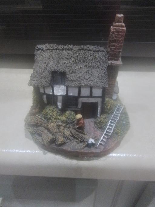 Buy & Sell Little Aston Lichfield - Photos for THE VILLAGE COLLECTION STATUE