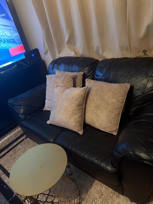 Buy & Sell Edmonton North London - Photos for Leather sofa