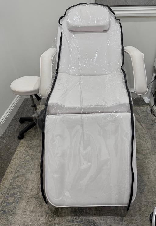 Buy & Sell East Ham East London - Photos for Massage couch and stool