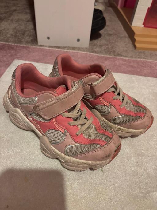 Buy & Sell Castle Green East London - Photos for Trainers