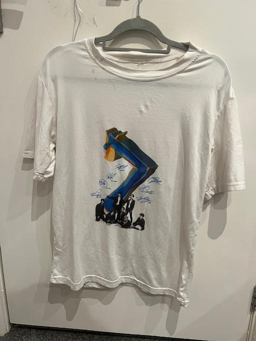 Buy & Sell The Avenues Hull - Photos for BTS tshirt