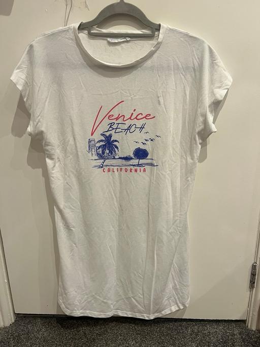 Buy & Sell The Avenues Hull - Photos for Venice beach long tshirt