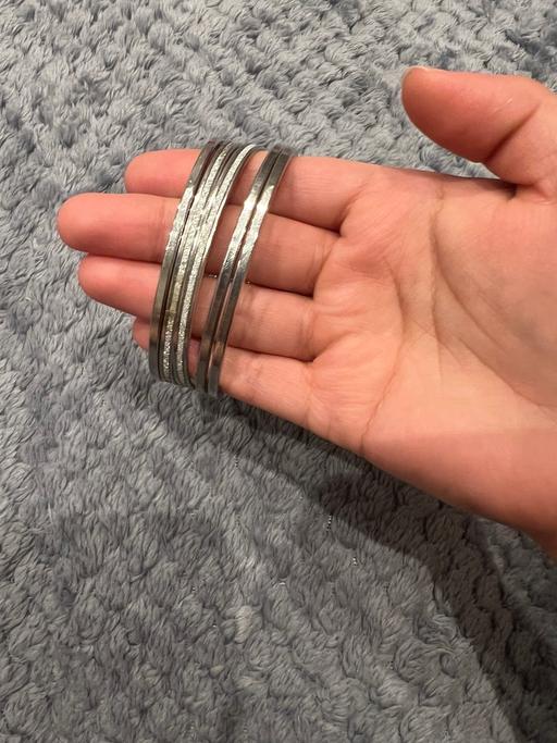 Buy & Sell The Avenues Hull - Photos for Silver bangles