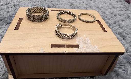 Buy & Sell The Avenues Hull - Photos for More silver rings