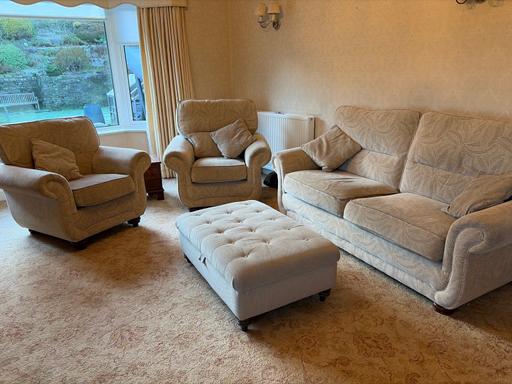 Buy & Sell Scarborough North Yorkshire - Photos for 3 piece suite and foot rest
