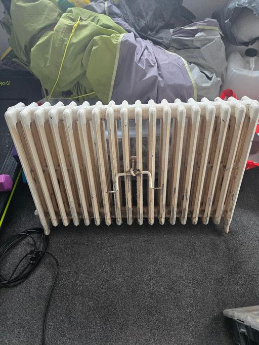 Buy & Sell Chasetown Lichfield - Photos for Cast Iron Radiator