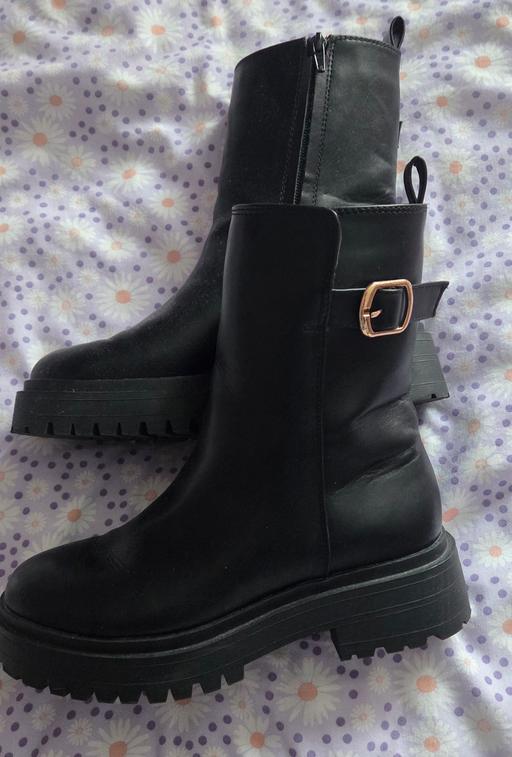 Buy & Sell Ruislip Hillingdon - Photos for New size 4 boots