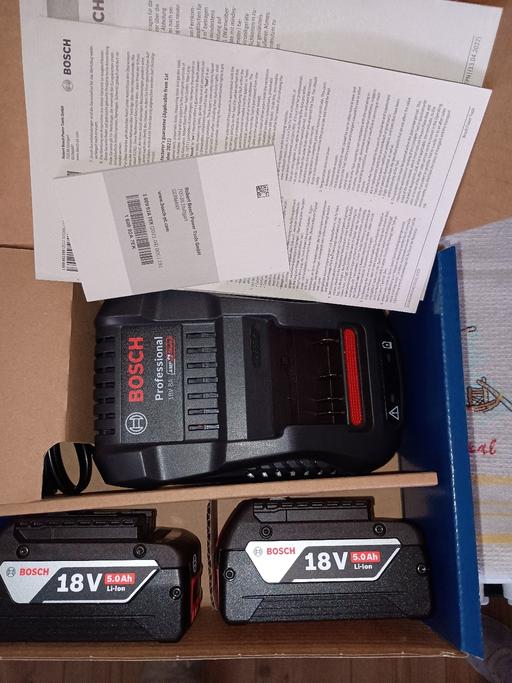Buy & Sell Harrow on the Hill North West London - Photos for Bosch 18v/5ah battery and charger kit