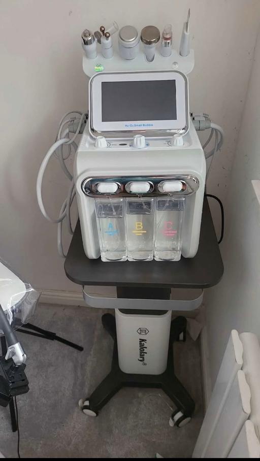 Buy & Sell Manningham Bradford - Photos for Hydrafacial machine with trolley