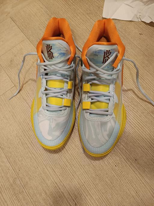 Buy & Sell Upper Holloway North London - Photos for Nike Kyrie 8 