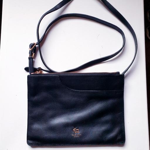 Buy & Sell Sunbury-on-Thames Spelthorne - Photos for Radley Pockets Medium Zip Top Leather Bag