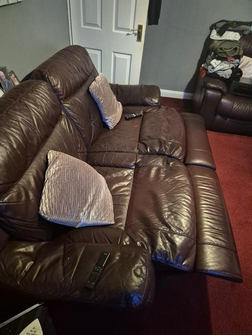 Buy & Sell Mitcham Merton - Photos for full leather recliner sofa and arm chair